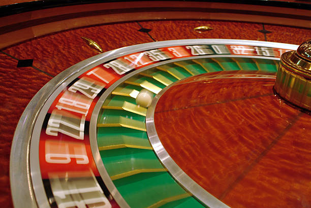 Multi-camera view of bostoto Dragon Tiger live studio with professional dealers and card table